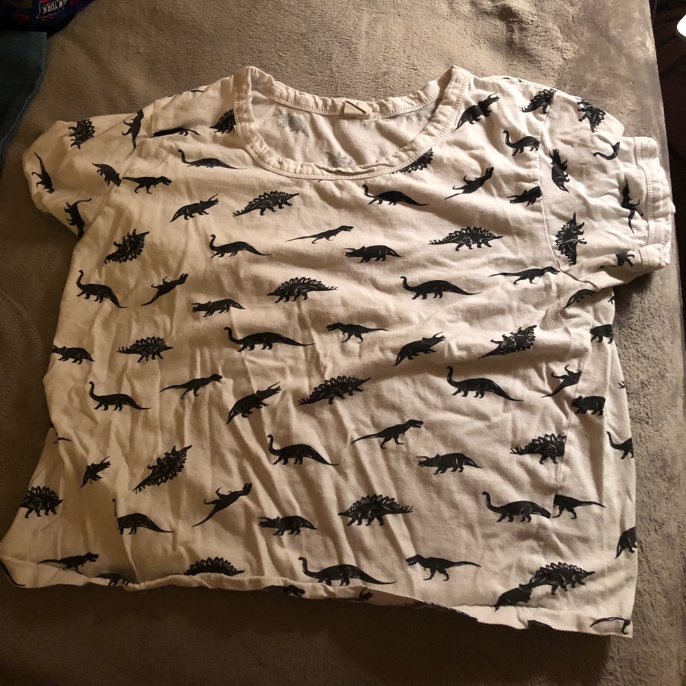 Large white dinosaur T-shirt 🦕